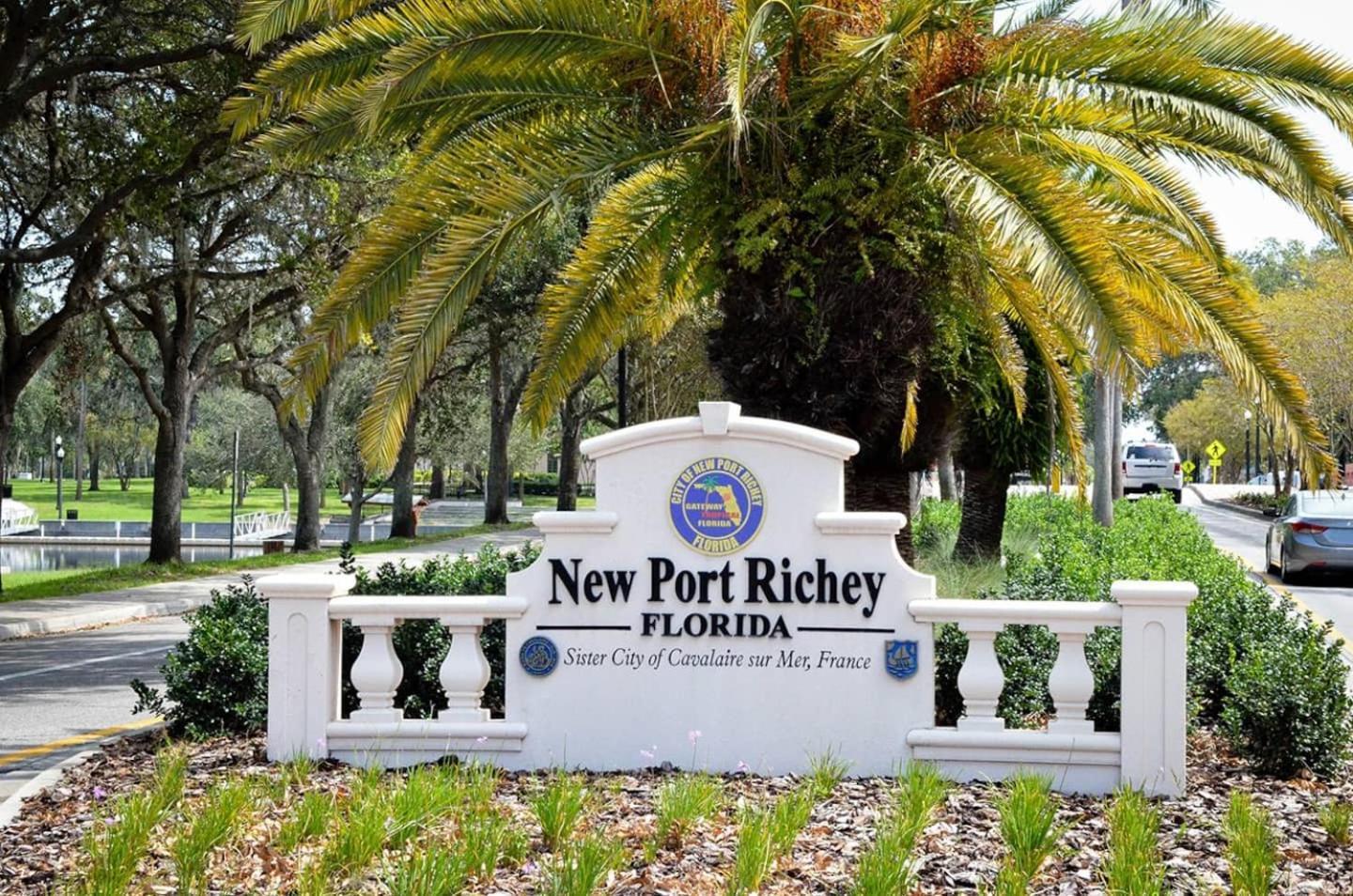 Walk Everywhere! 1-Bedroom Gem In Downtown Hub New Port Richey Exteriör bild