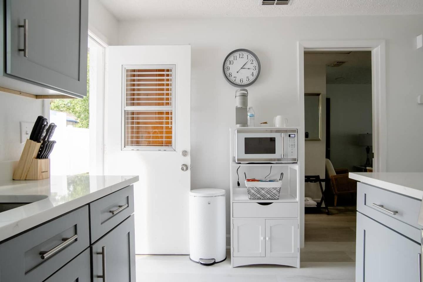 Walk Everywhere! 1-Bedroom Gem In Downtown Hub New Port Richey Exteriör bild