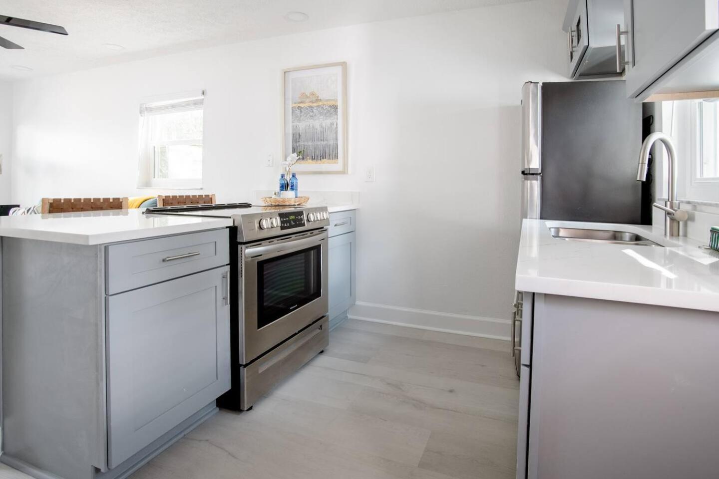 Walk Everywhere! 1-Bedroom Gem In Downtown Hub New Port Richey Exteriör bild