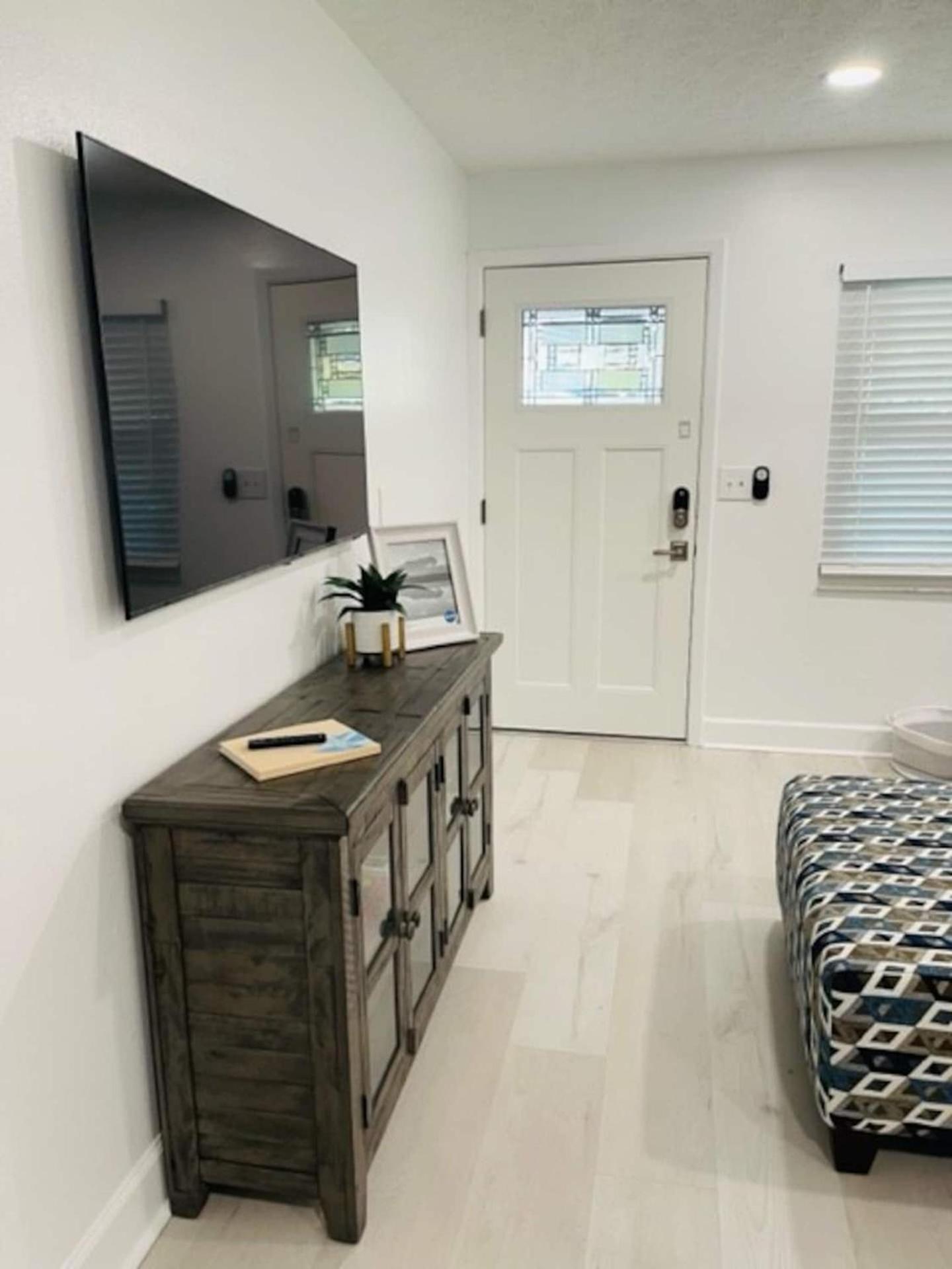 Walk Everywhere! 1-Bedroom Gem In Downtown Hub New Port Richey Exteriör bild
