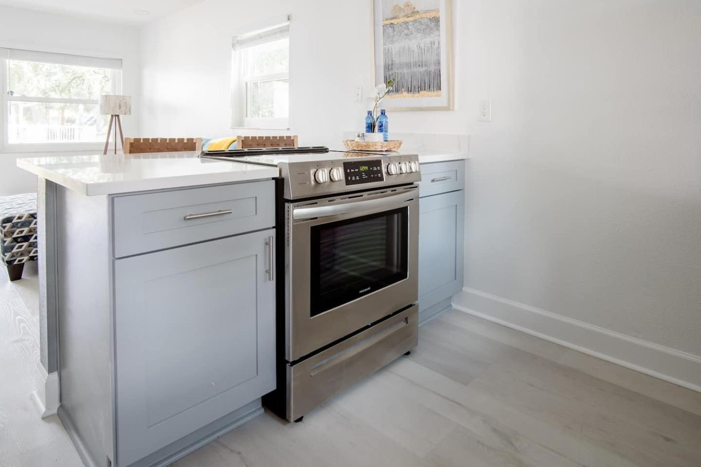 Walk Everywhere! 1-Bedroom Gem In Downtown Hub New Port Richey Exteriör bild