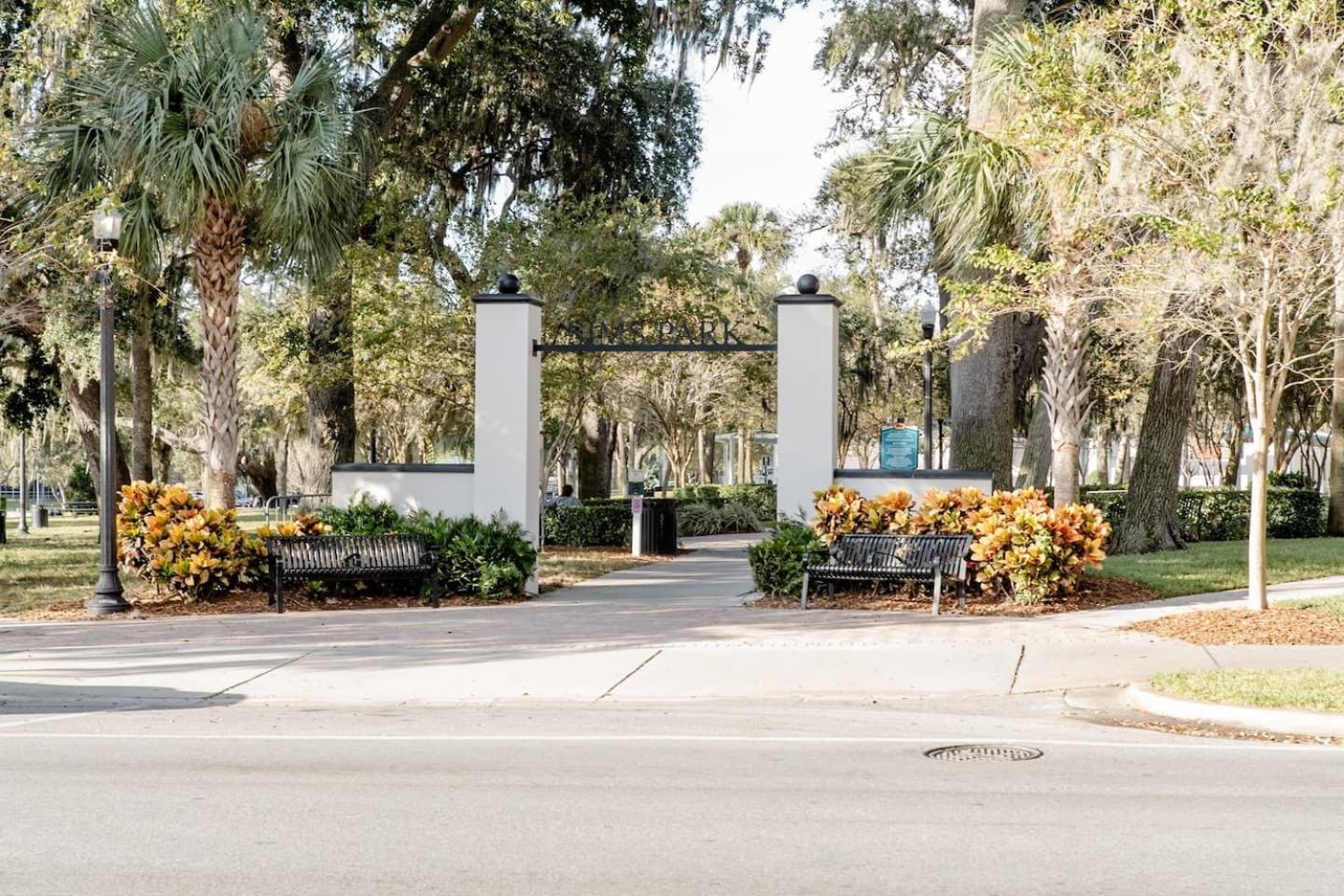 Walk Everywhere! 1-Bedroom Gem In Downtown Hub New Port Richey Exteriör bild